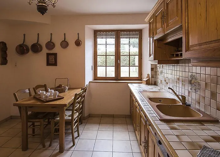 Lou Chastelou Odheteo A Aubrac * אומונט-אוברק